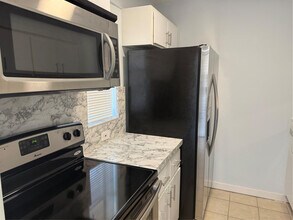 9930 Twin Lakes Dr in Coral Springs, FL - Building Photo - Building Photo