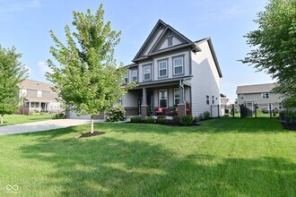 16492 Wilsons Farm Dr in Fortville, IN - Building Photo - Building Photo