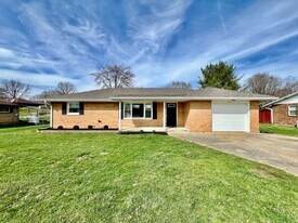 304 Sycamore Rd in Trenton, OH - Building Photo