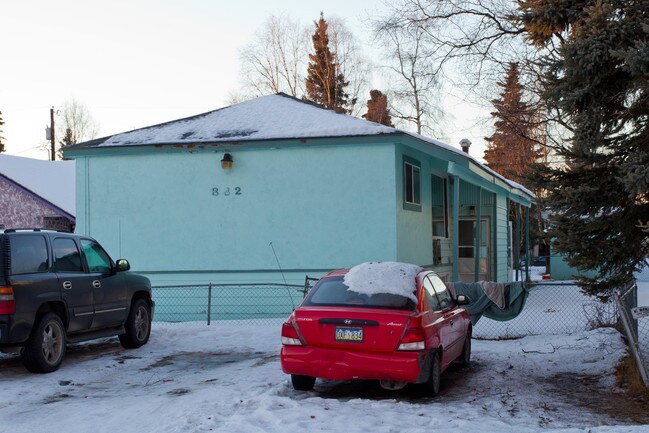 832 N Bliss St in Anchorage, AK - Building Photo - Building Photo