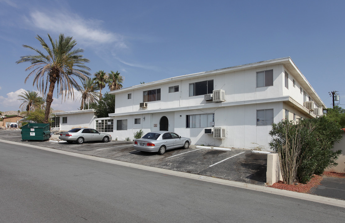 Sun Villas in Desert Hot Springs, CA - Foto de edificio