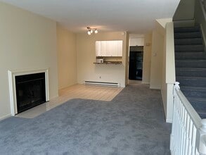 1 Beaver Brook Rd in Danbury, CT - Building Photo - Building Photo