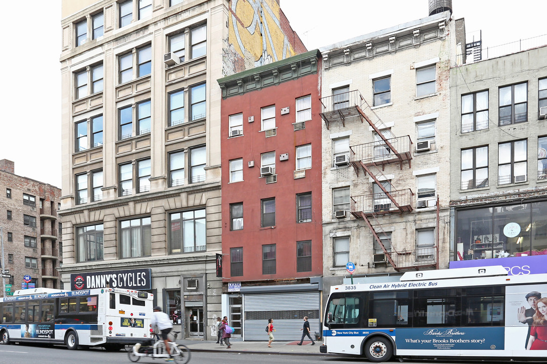 544 Avenue of the Americas in New York, NY - Building Photo