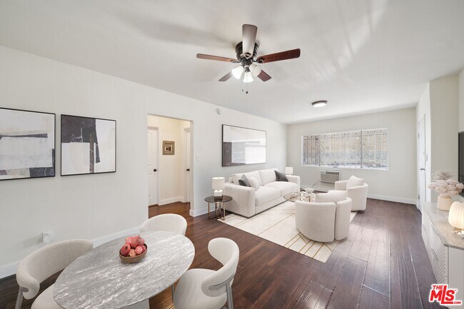 5390 Romaine St in Los Angeles, CA - Building Photo - Building Photo