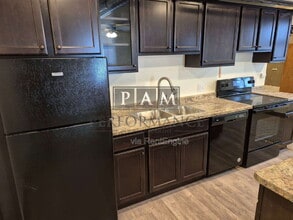 5527 W North Ave in Milwaukee, WI - Building Photo - Building Photo