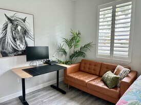 4720 Emerson Ave S in St. Petersburg, FL - Building Photo