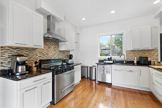 201 Adams St in Dedham, MA - Building Photo - Building Photo