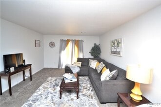254 Riverwood Ln in Bullhead City, AZ - Building Photo - Building Photo
