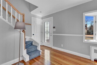 1336 Potter Blvd in Bay Shore, NY - Building Photo - Building Photo