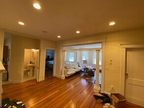 41 Orkney Rd, Unit 3 in Boston, MA - Foto de edificio - Building Photo