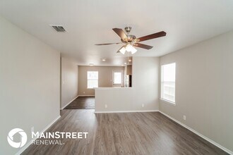 9738 Marbach Canyon in San Antonio, TX - Foto de edificio - Building Photo