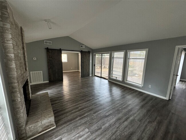 2923 Ashford Trail in Houston, TX - Foto de edificio - Building Photo
