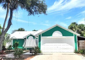 114 Fontaine St in Melbourne Beach, FL - Building Photo