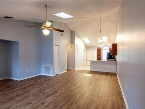 505 Woodview Dr in Tavares, FL - Building Photo - Building Photo