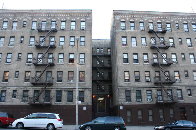 2518 University Ave in Bronx, NY - Foto de edificio - Building Photo