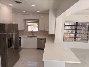 2813 Bahama Dr in Miramar, FL - Building Photo - Building Photo