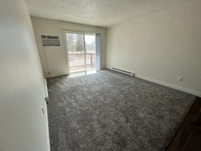 2333 S 17th St, Unit 12 in Grand Forks, ND - Foto de edificio - Building Photo