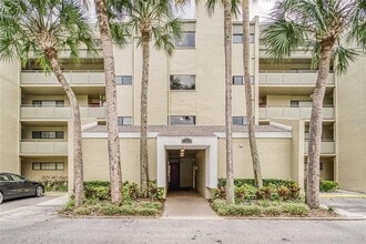 13618 Greenfield Dr in Tampa, FL - Building Photo - Building Photo