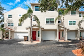 812 E Gulf Blvd in Indian Rocks Beach, FL - Building Photo - Building Photo