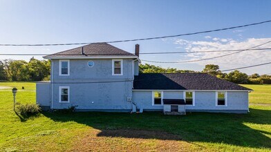 736 Sconitcut Rd in Fairhaven, MA - Building Photo - Building Photo