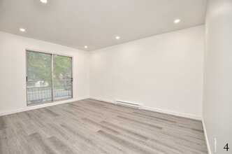 6395 R. Villeneuve in Montréal, QC - Building Photo - Building Photo