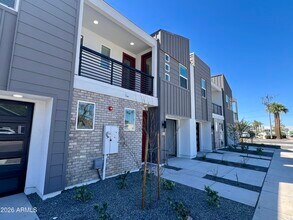 1015 E Pasadena Ave in Phoenix, AZ - Building Photo - Building Photo