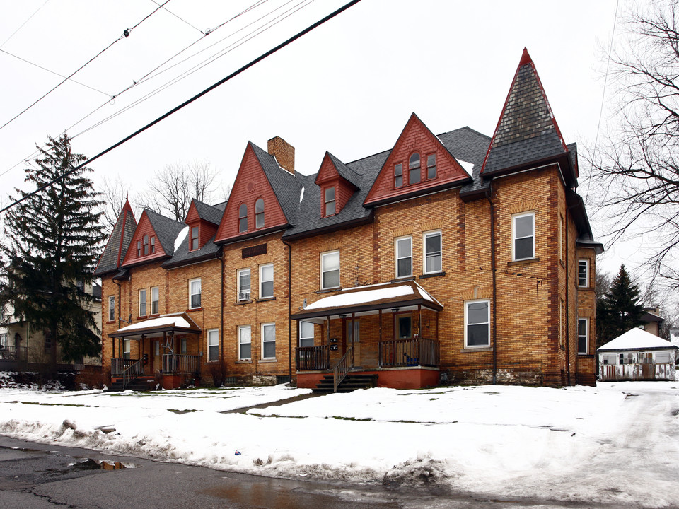 417-423 E Garfield Ave in New Castle, PA - Building Photo