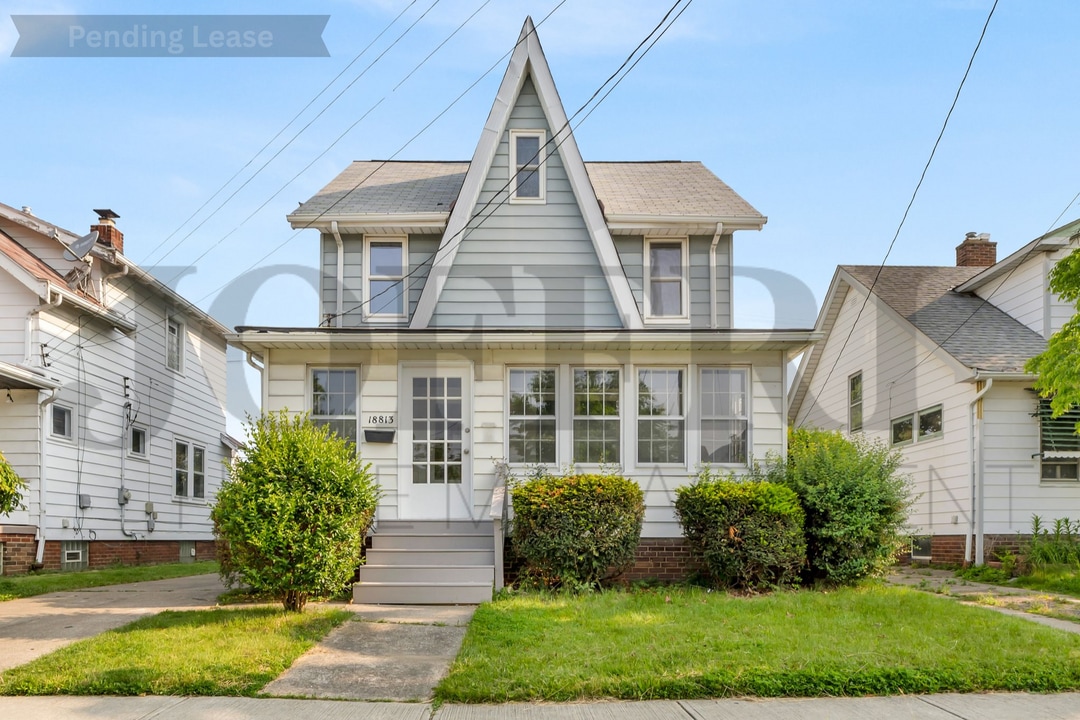 18813 Cherokee Ave in Cleveland, OH - Building Photo