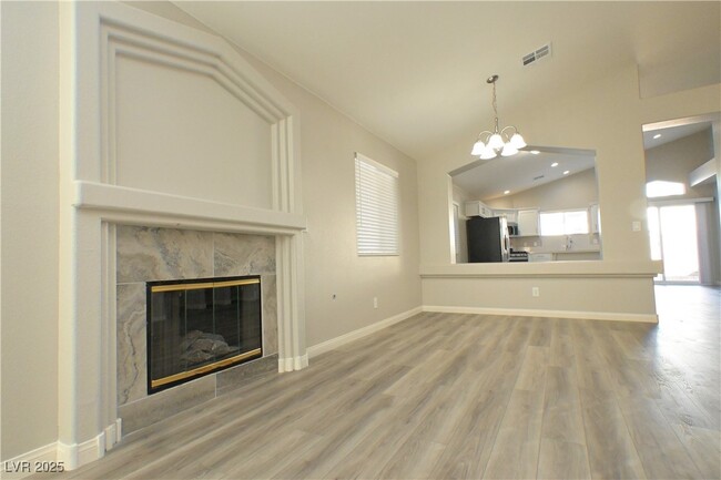 7256 Winding Creek Dr in Las Vegas, NV - Building Photo - Building Photo