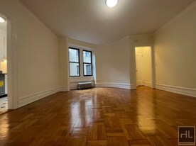 West 55th Street, Unit 5D in New York, NY - Building Photo