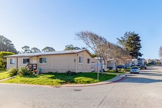 Bay View Community in Seaside, CA - Foto de edificio - Building Photo