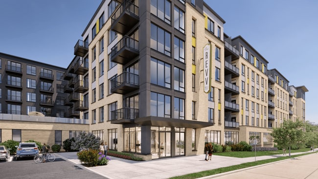 The Revv in West Allis, WI - Foto de edificio - Building Photo