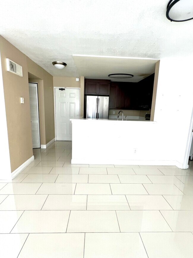 3520 Lebon Dr, Unit 5110 in San Diego, CA - Building Photo - Building Photo