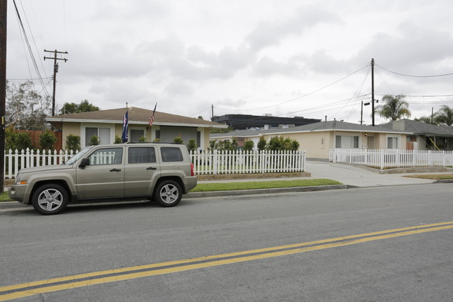 2310 Florida St in Huntington Beach, CA - Building Photo - Building Photo