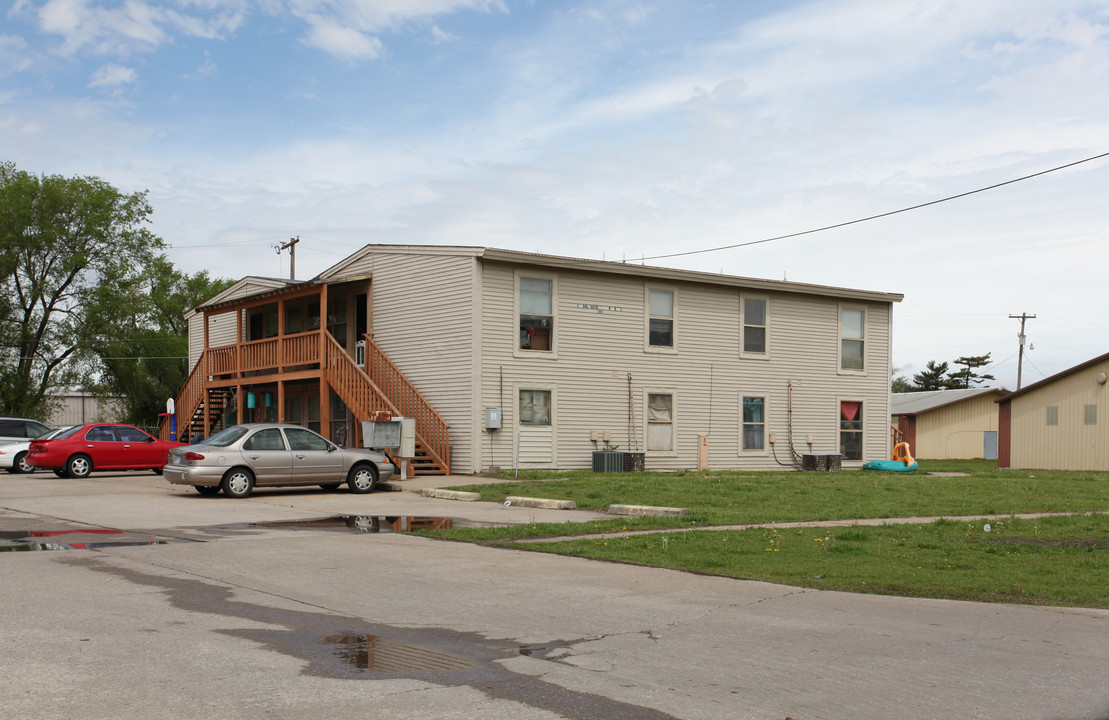 1601 NW Central Ave in Topeka, KS - Foto de edificio