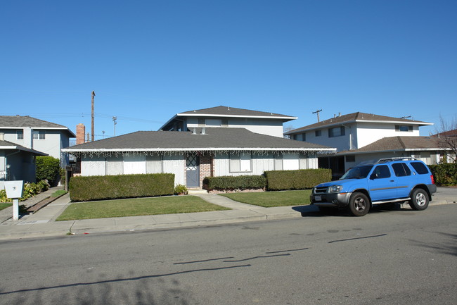 1105 Manchester Dr in Santa Clara, CA - Building Photo - Building Photo