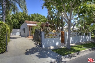 448 Westmount Dr in West Hollywood, CA - Building Photo - Building Photo