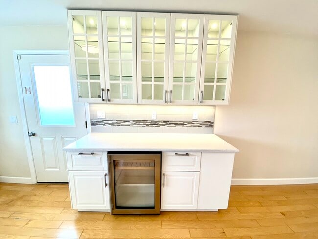 90 Holstrom Cir in Novato, CA - Foto de edificio - Building Photo