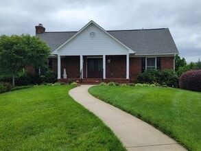 1034 Christmas Pl in Greensboro, NC - Building Photo - Building Photo