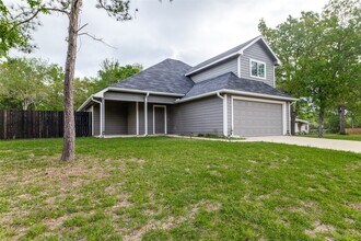 4015 Sam Houston Rd in Willis, TX - Building Photo - Building Photo