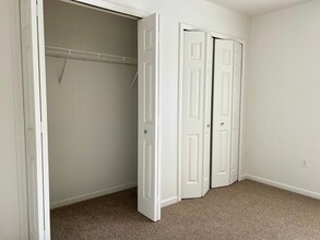 Isle Royal Apartments in Grosse Ile, MI - Building Photo - Building Photo