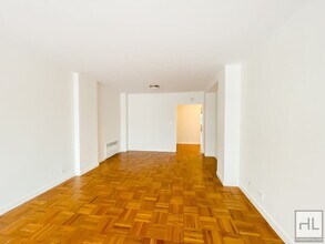 EAST 55 STREET, Unit 7B in New York, NY - Building Photo - Building Photo