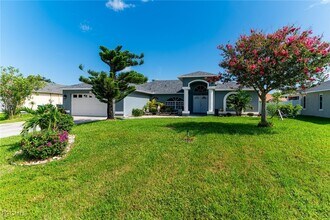 1131 SW 47th St in Cape Coral, FL - Building Photo - Building Photo