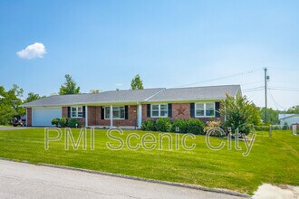 8140 Holly Crest Dr in Chattanooga, TN - Building Photo - Building Photo