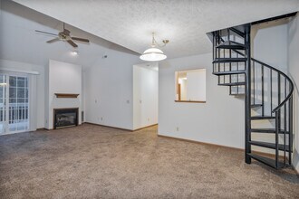 3192 Dotwood St NW in North Canton, OH - Foto de edificio - Interior Photo