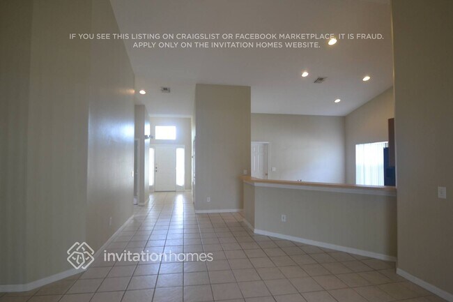 1124 Cedarwood Way in Clermont, FL - Foto de edificio - Building Photo