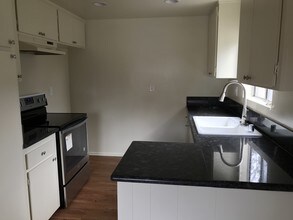 2016 Ruhland Ave, Unit # A in Redondo Beach, CA - Building Photo - Building Photo