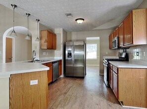 320 Birchmere Close SW in Atlanta, GA - Building Photo - Building Photo