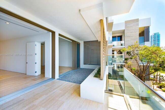 311 Meridian Ave in Miami Beach, FL - Building Photo - Building Photo