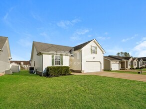 3647 Cindy Jo Dr S in Clarksville, TN - Building Photo - Building Photo